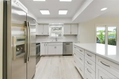 8121 SE Helen Terrace Hobe Sound FL 33455