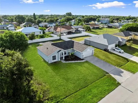3562 SW Pumpkin Street Port St Lucie FL 34953