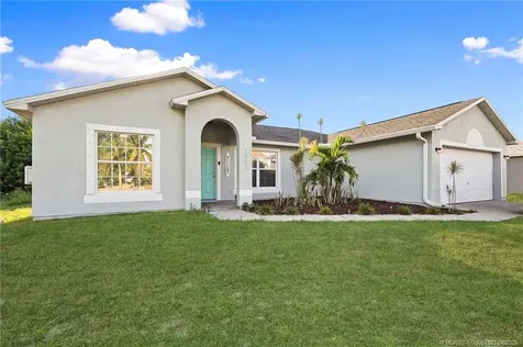 3562 SW Pumpkin Street Port St Lucie FL 34953