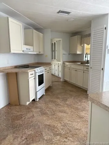 443 NE Pinelake Village Boulevard Jensen Beach FL 34957