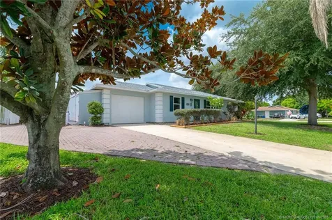 1000 NE Zebrina Senda Jensen Beach FL 34957