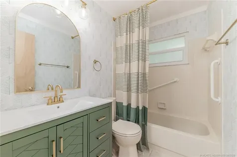 1000 NE Zebrina Senda Jensen Beach FL 34957
