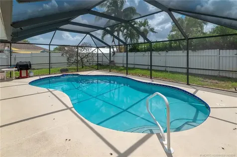 1000 NE Zebrina Senda Jensen Beach FL 34957