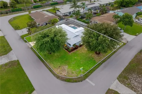 1000 NE Zebrina Senda Jensen Beach FL 34957