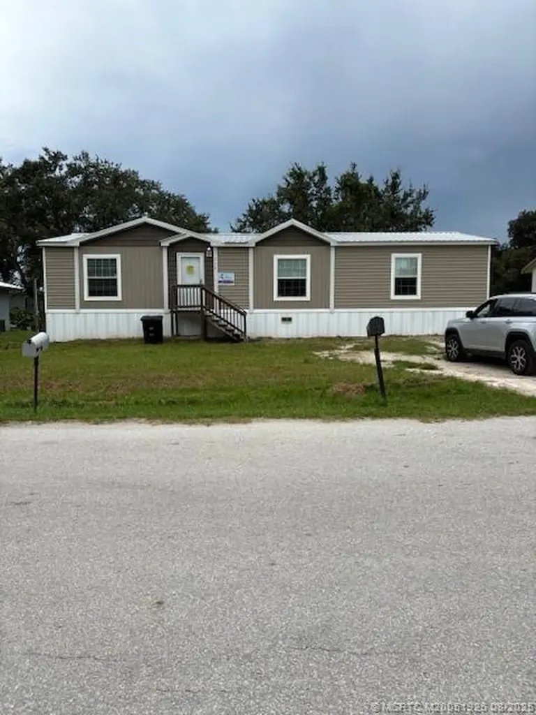 409 Oakmont Avenue Moore Haven FL 33471