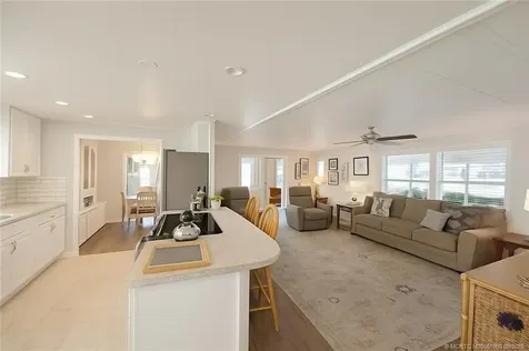 7268 SE Swan Avenue Hobe Sound FL 33455