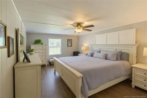 7268 SE Swan Avenue Hobe Sound FL 33455