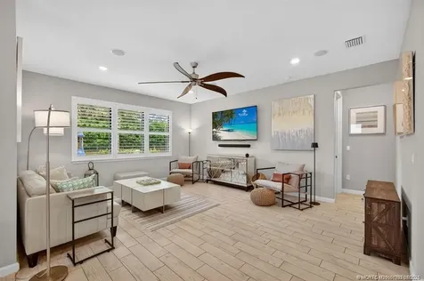 516 SE Villandry Way Port St Lucie FL 34984