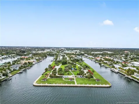 25 Park Avenue Vero Beach FL 32960