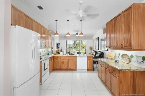 566 NW Lambrusco Drive Port St Lucie FL 34986