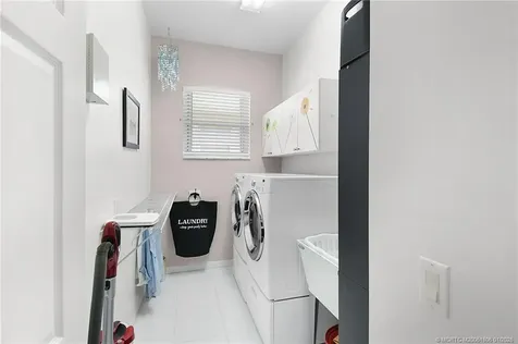 566 NW Lambrusco Drive Port St Lucie FL 34986