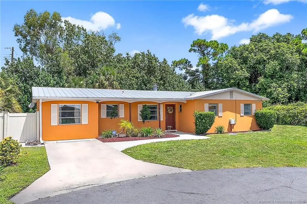 1017 SE 16th Court Stuart FL 34996