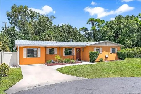 1017 SE 16th Court Stuart FL 34996