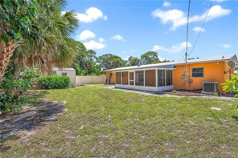 1017 SE 16th Court Stuart FL 34996