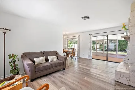 1017 SE 16th Court Stuart FL 34996