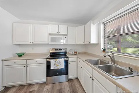 1017 SE 16th Court Stuart FL 34996