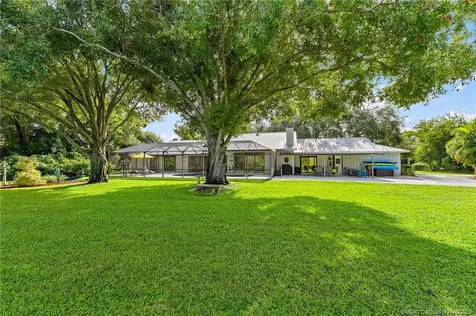 2980 NE Pinecrest Lakes Boulevard Jensen Beach FL 34957