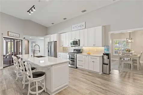 2980 NE Pinecrest Lakes Boulevard Jensen Beach FL 34957