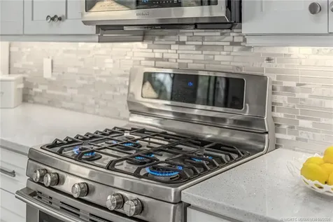 2980 NE Pinecrest Lakes Boulevard Jensen Beach FL 34957