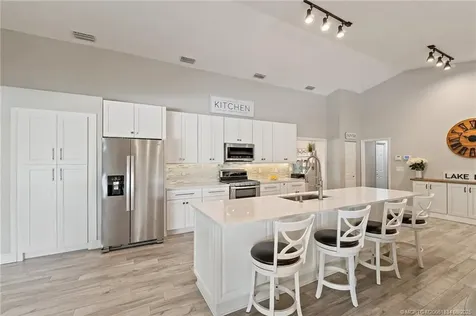 2980 NE Pinecrest Lakes Boulevard Jensen Beach FL 34957