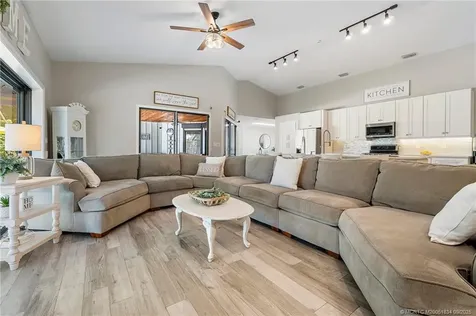 2980 NE Pinecrest Lakes Boulevard Jensen Beach FL 34957