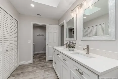 2980 NE Pinecrest Lakes Boulevard Jensen Beach FL 34957