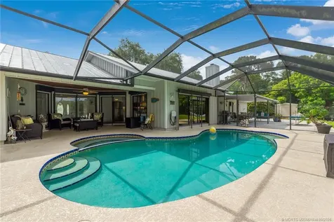 2980 NE Pinecrest Lakes Boulevard Jensen Beach FL 34957