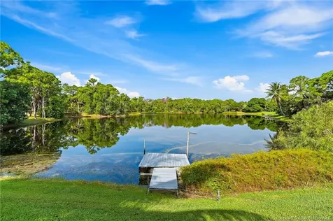 2980 NE Pinecrest Lakes Boulevard Jensen Beach FL 34957