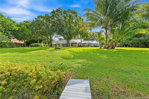 2980 NE Pinecrest Lakes Boulevard Jensen Beach FL 34957