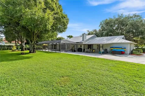 2980 NE Pinecrest Lakes Boulevard Jensen Beach FL 34957