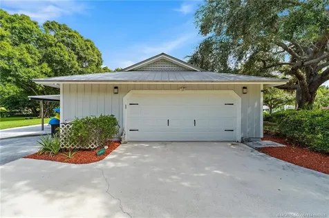 2980 NE Pinecrest Lakes Boulevard Jensen Beach FL 34957