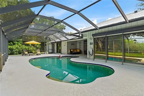 2980 NE Pinecrest Lakes Boulevard Jensen Beach FL 34957