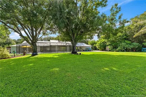 2980 NE Pinecrest Lakes Boulevard Jensen Beach FL 34957
