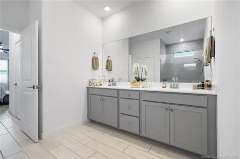 2880 NE Breezeway Circle Jensen Beach FL 34957