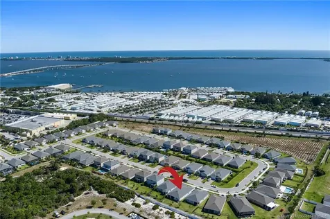 2880 NE Breezeway Circle Jensen Beach FL 34957