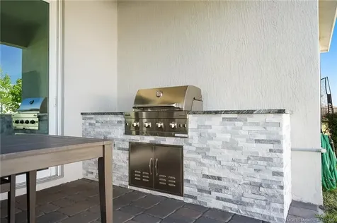 2880 NE Breezeway Circle Jensen Beach FL 34957