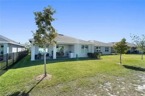 2880 NE Breezeway Circle Jensen Beach FL 34957