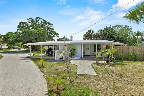 3125 NE Lake Avenue Jensen Beach FL 34957