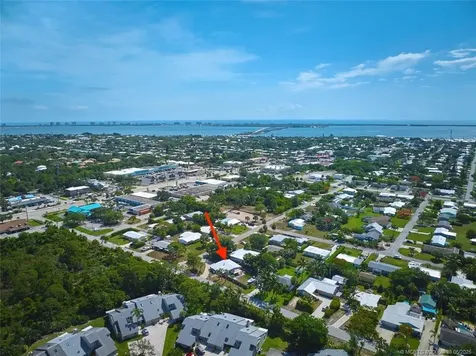 3125 NE Lake Avenue Jensen Beach FL 34957