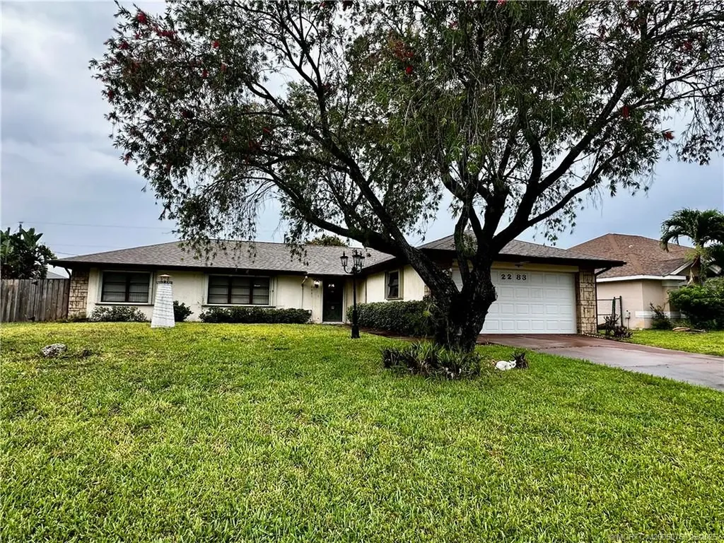 2283 SE Gaslight Street Port Saint Lucie FL 34952