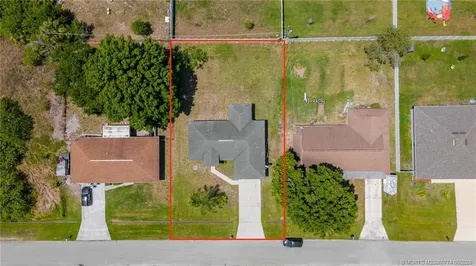 545 SW Buswell Avenue Port St Lucie FL 34983