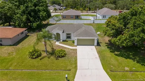 545 SW Buswell Avenue Port St Lucie FL 34983