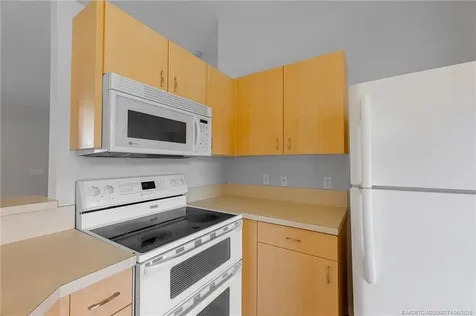 545 SW Buswell Avenue Port St Lucie FL 34983