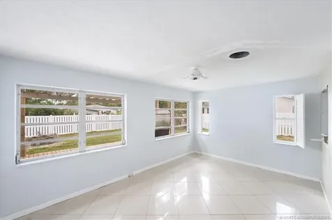 303 W Arbor Avenue Port St Lucie FL 34952