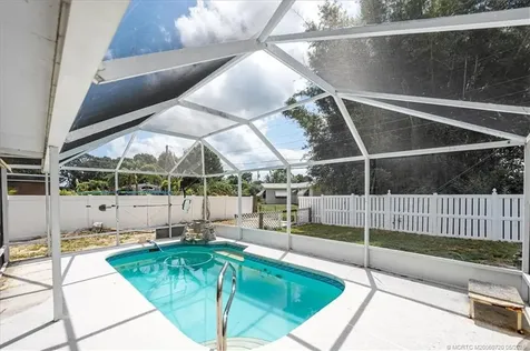 303 W Arbor Avenue Port St Lucie FL 34952