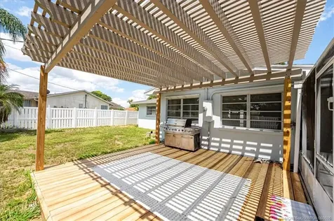 303 W Arbor Avenue Port St Lucie FL 34952