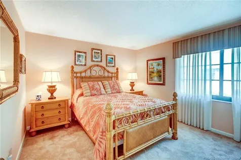 331 NE Golfview Circle Stuart FL 34996