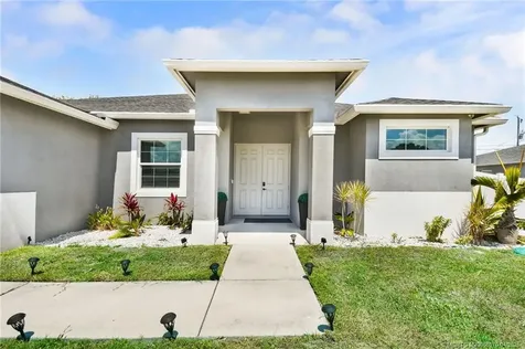 1141 SW Eleuthera Avenue Port St Lucie FL 34953