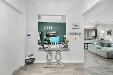 1141 SW Eleuthera Avenue Port St Lucie FL 34953