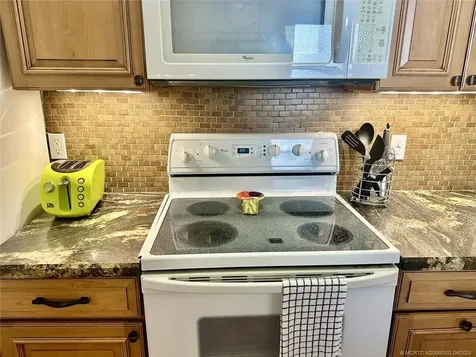 3482 NE Causeway Boulevard Jensen Beach FL 34957